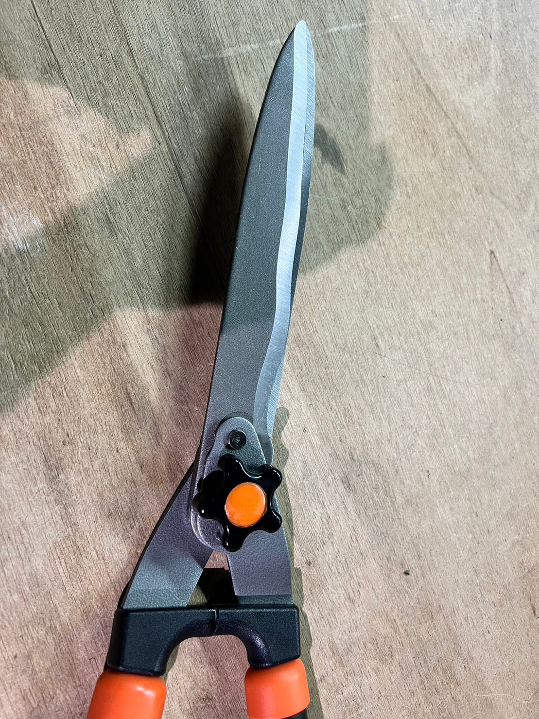 High Quality Scissor (Wave shape blade hedge shear with steel handles) BB08