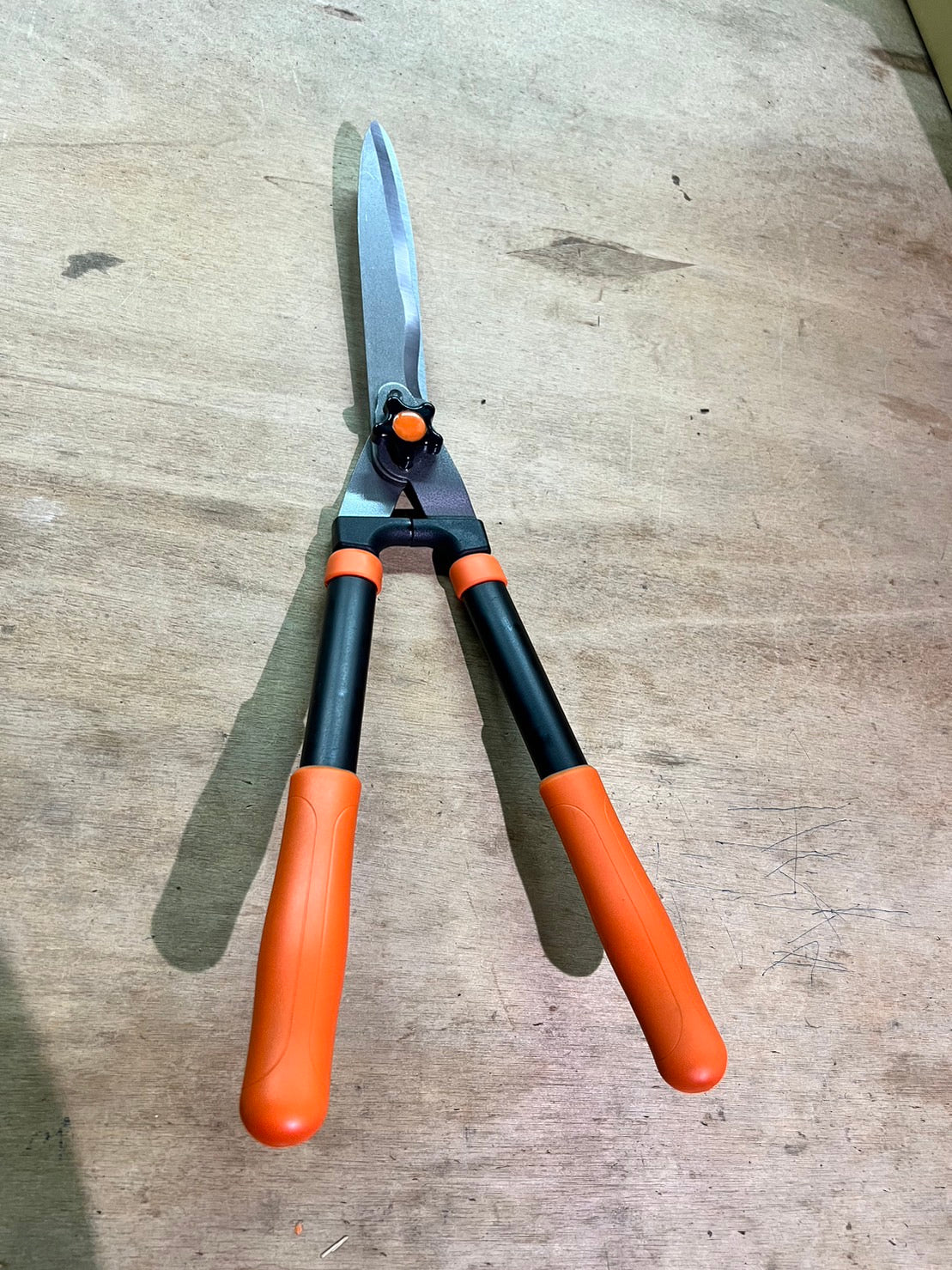 High Quality Scissor (Wave shape blade hedge shear with steel handles) BB08